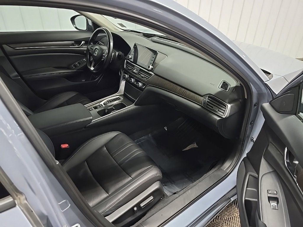 Used 2022 Honda Accord Touring image 16