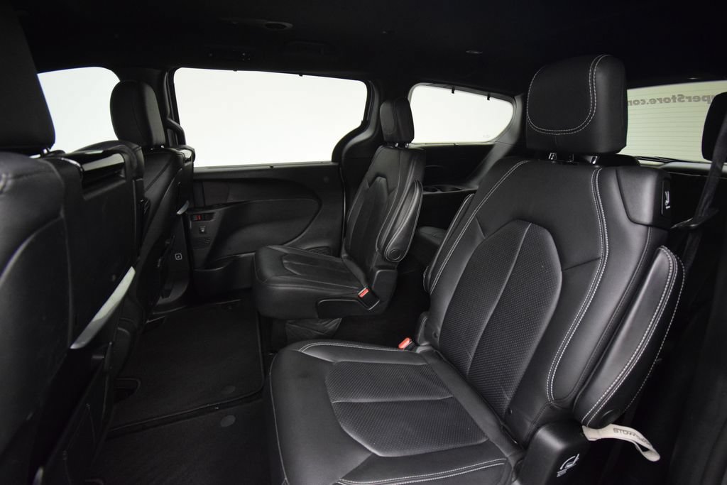 Used 2020 Chrysler Pacifica Touring-L Plus FWD image 21