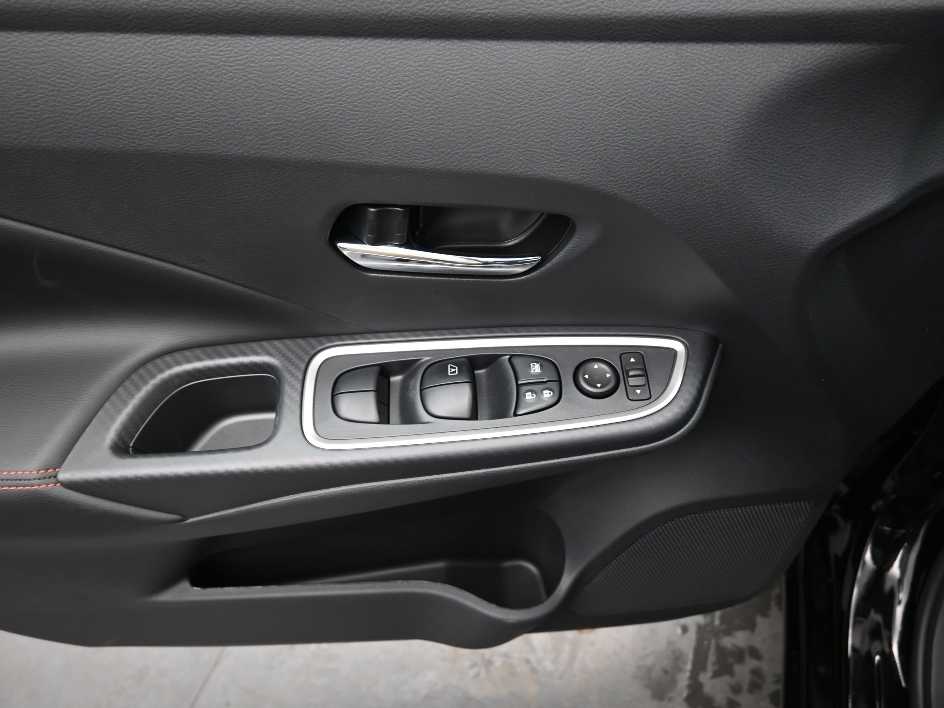 New 2025 Nissan Versa SR image 11