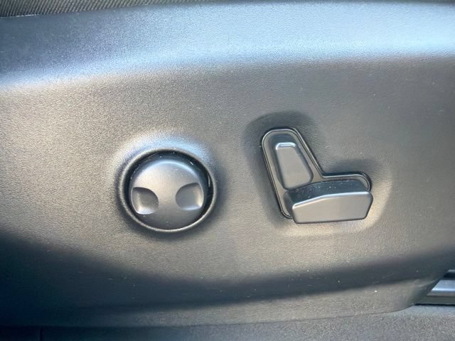 Used 2025 Chrysler Pacifica Limited FWD image 45