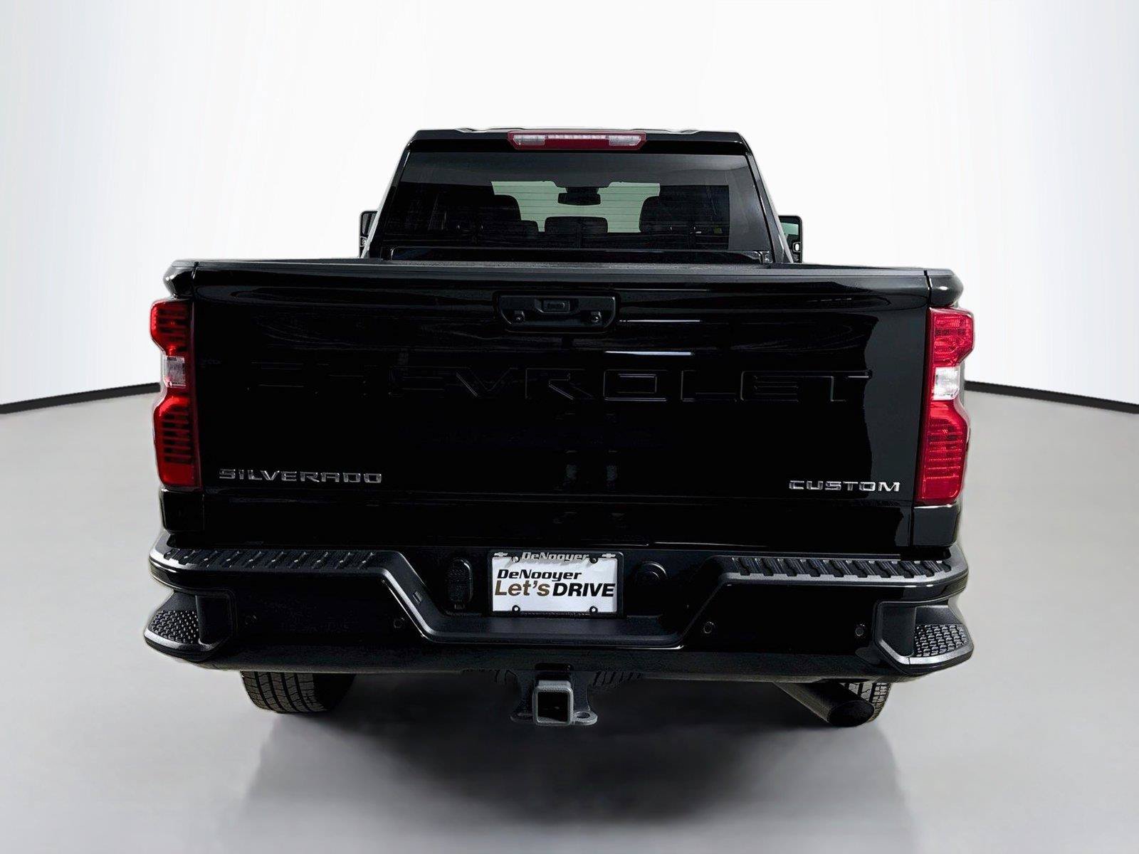 Used 2024 Chevrolet Silverado 2500 Custom w/ Custom Value Package AWD/4WD image 8
