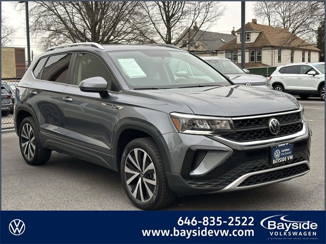 Certified 2022 Volkswagen Taos SE w/ Panoramic Sunroof Package