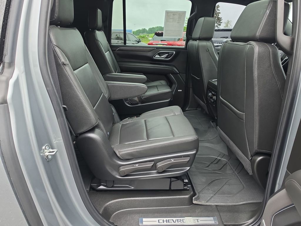 Certified 2024 Chevrolet Suburban Z71 w/ Luxury Package AWD/4WD image 34