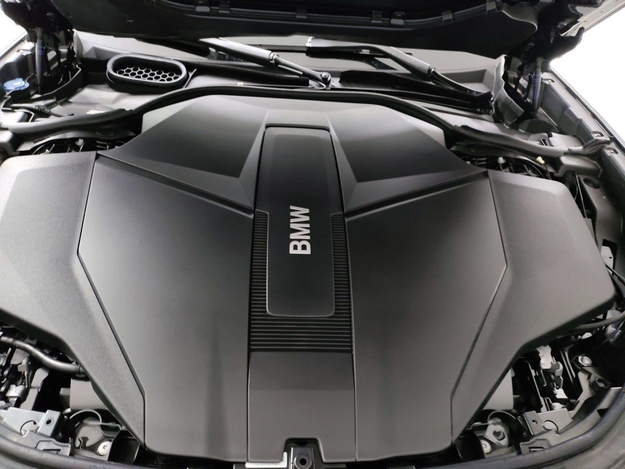 Used 2025 BMW i7 xDrive60 w/ Premium Package image 23