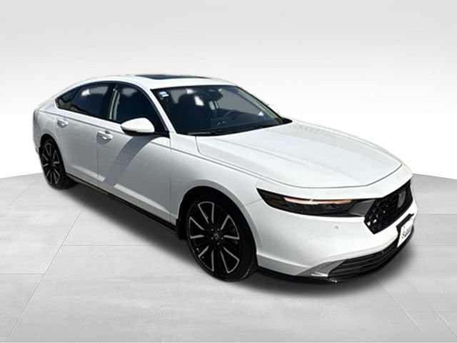 Used 2025 Honda Accord Touring image 1