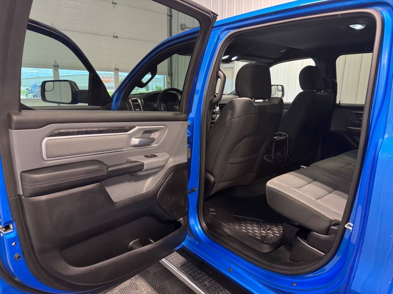 Used 2022 RAM 1500 Big Horn AWD/4WD image 12