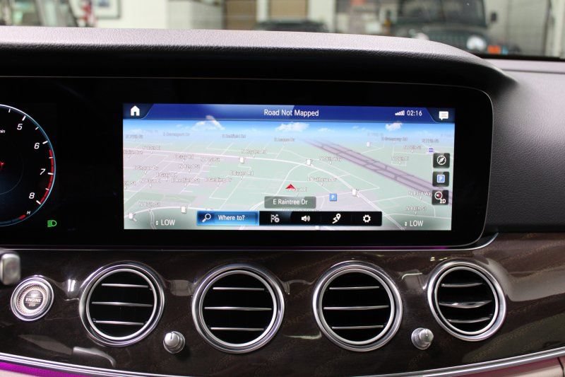 Used 2021 Mercedes-Benz E 350 Sedan w/ Premium Package image 18