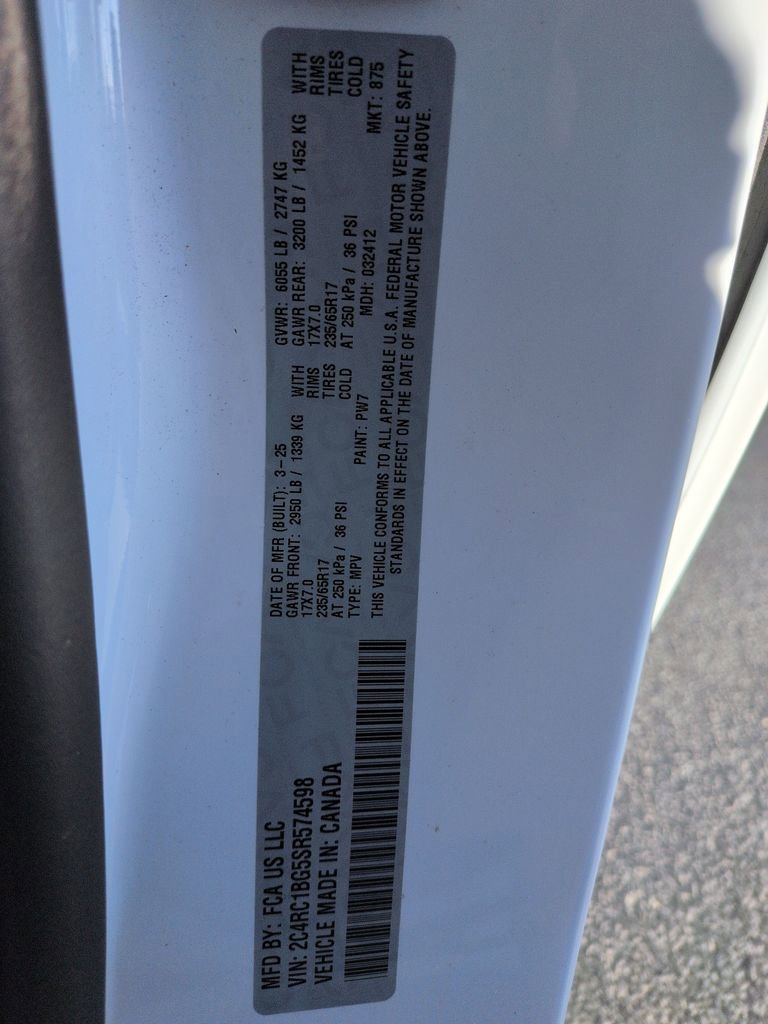 Used 2025 Chrysler Pacifica Select FWD image 29