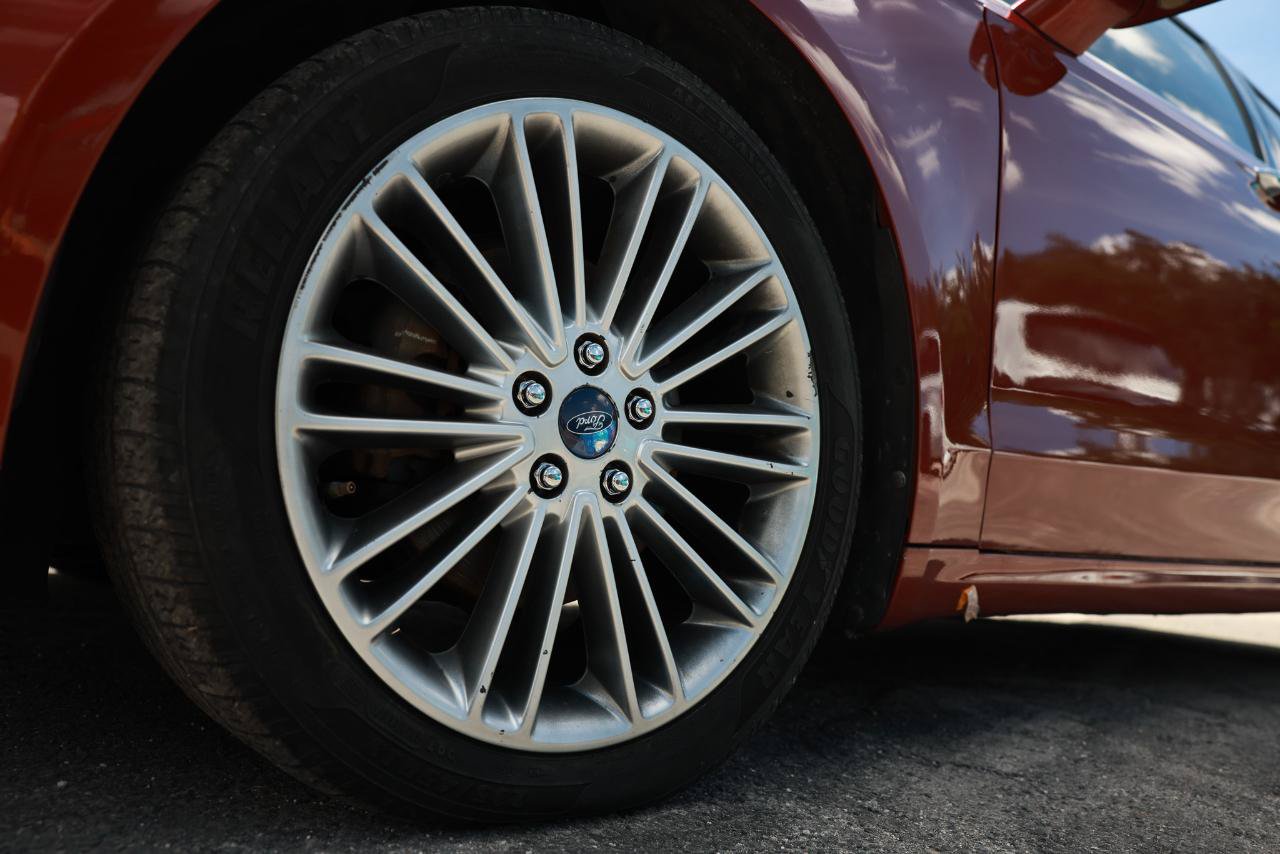 Used 2014 Ford Fusion SE w/ Equipment Group 202A FWD image 29