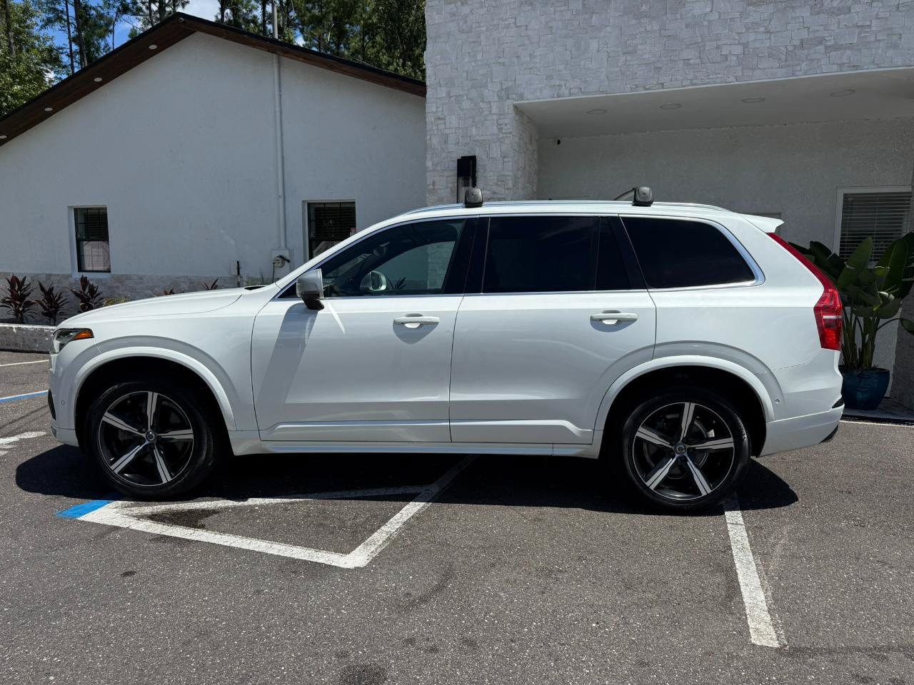 Used 2016 Volvo XC90 T6 R-Design w/ Protection Package Plus AWD/4WD image 2