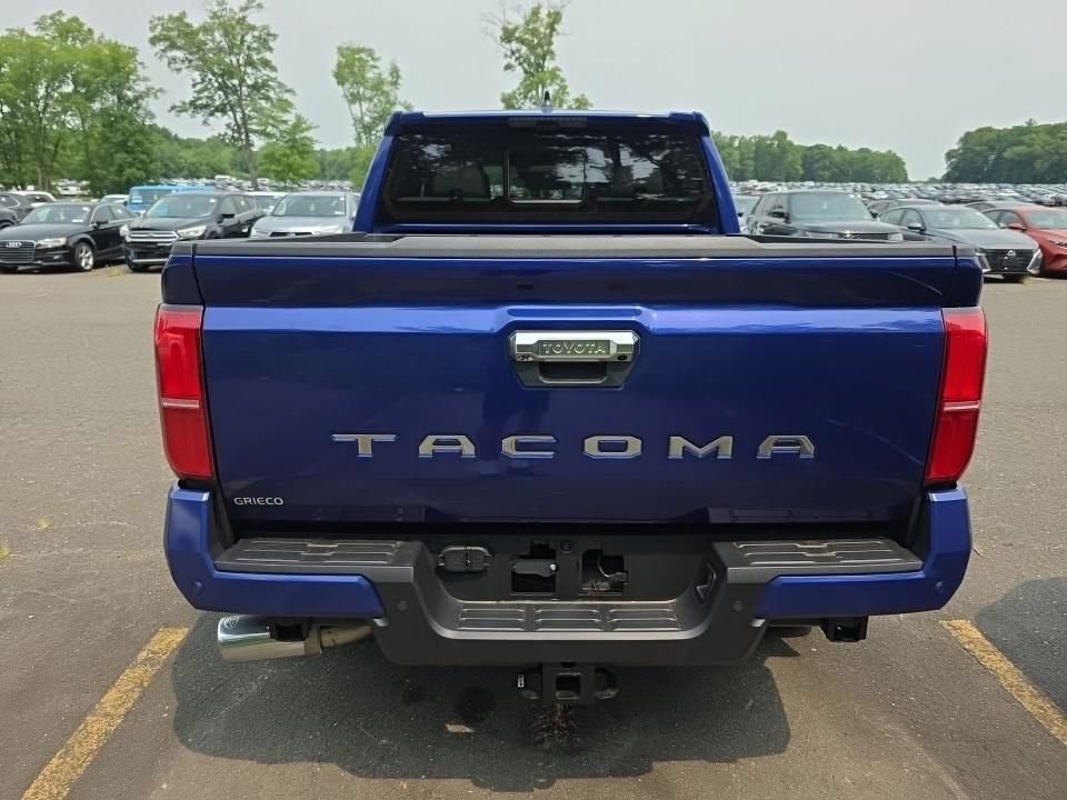 Used 2025 Toyota Tacoma Limited AWD/4WD image 5