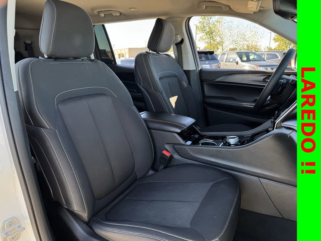 Used 2023 Jeep Grand Cherokee L Laredo image 31