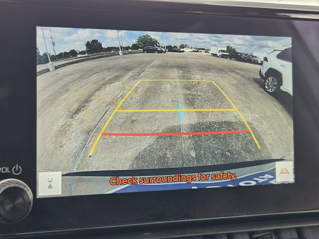 Used 2025 Toyota RAV4 XLE FWD image 19