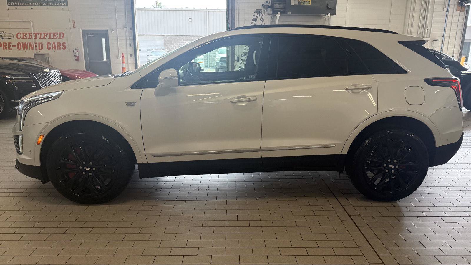 Used 2023 Cadillac XT5 Sportv w/ Technology Package AWD/4WD image 1