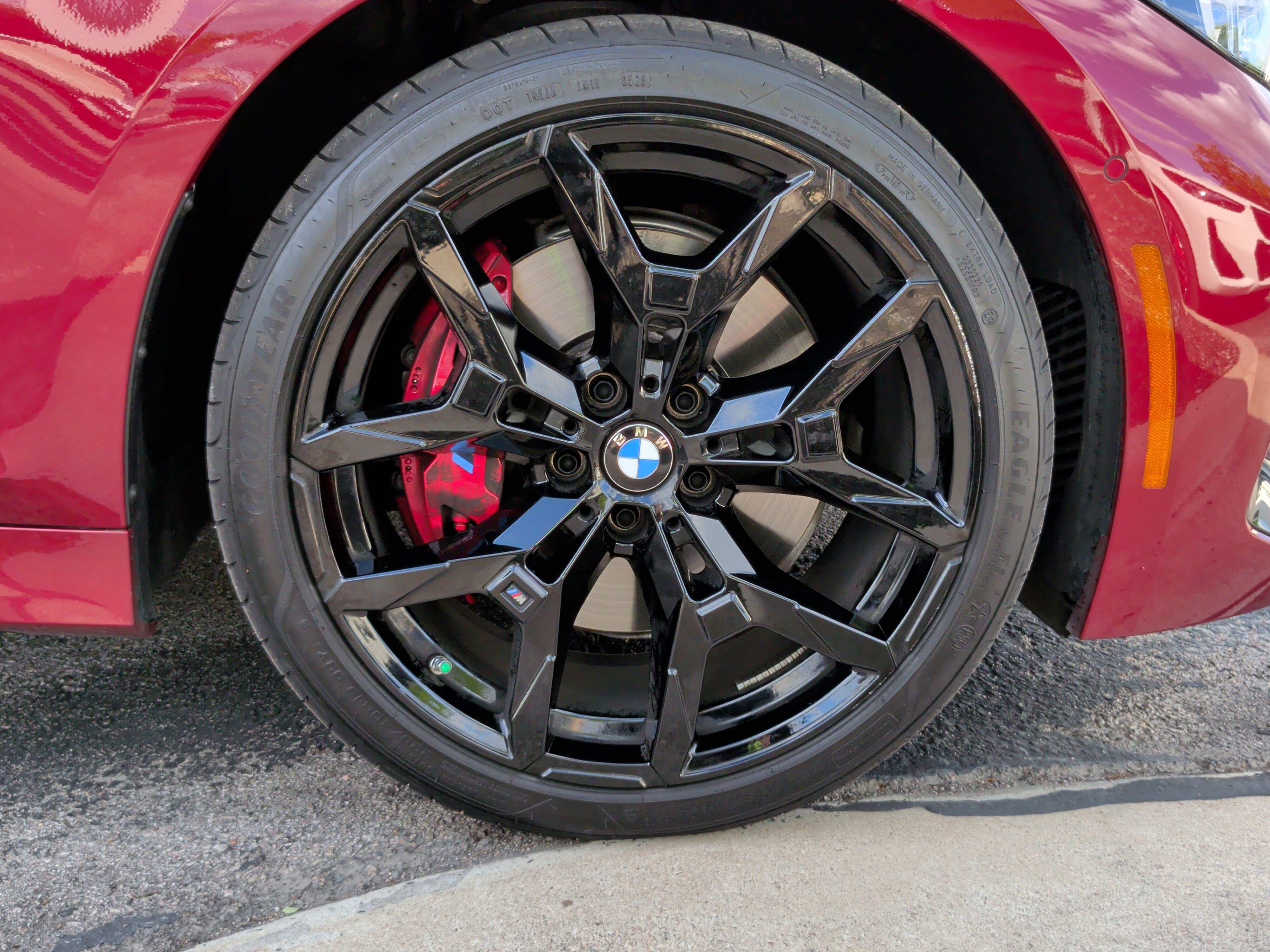 Used 2025 BMW M340i xDrive w/ Premium Package image 13