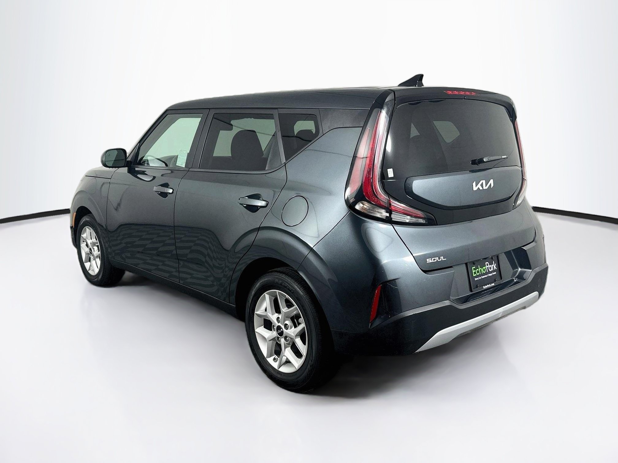 Used 2025 Kia Soul LX w/ LX Technology Package FWD image 5