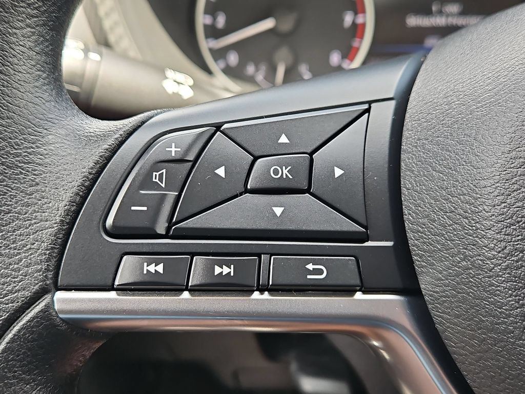 Used 2025 Nissan Sentra SV FWD image 21