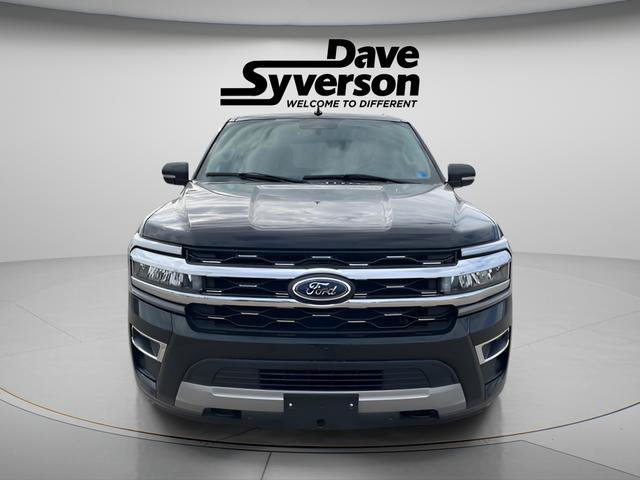 Used 2022 Ford Expedition Limited AWD/4WD image 2