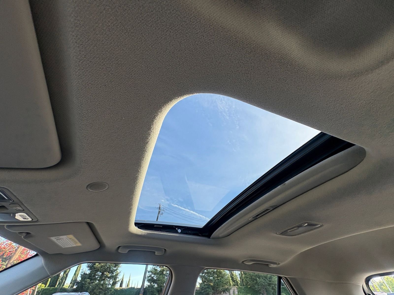 Used 2025 Hyundai Venue SEL image 29