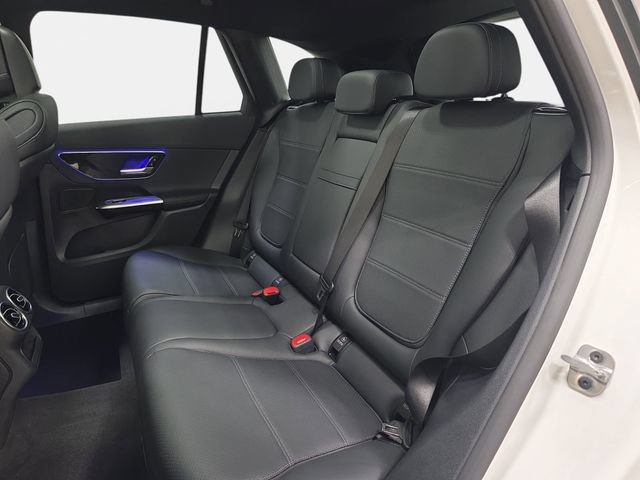 Used 2025 Mercedes-Benz GLC 300 4MATIC image 13