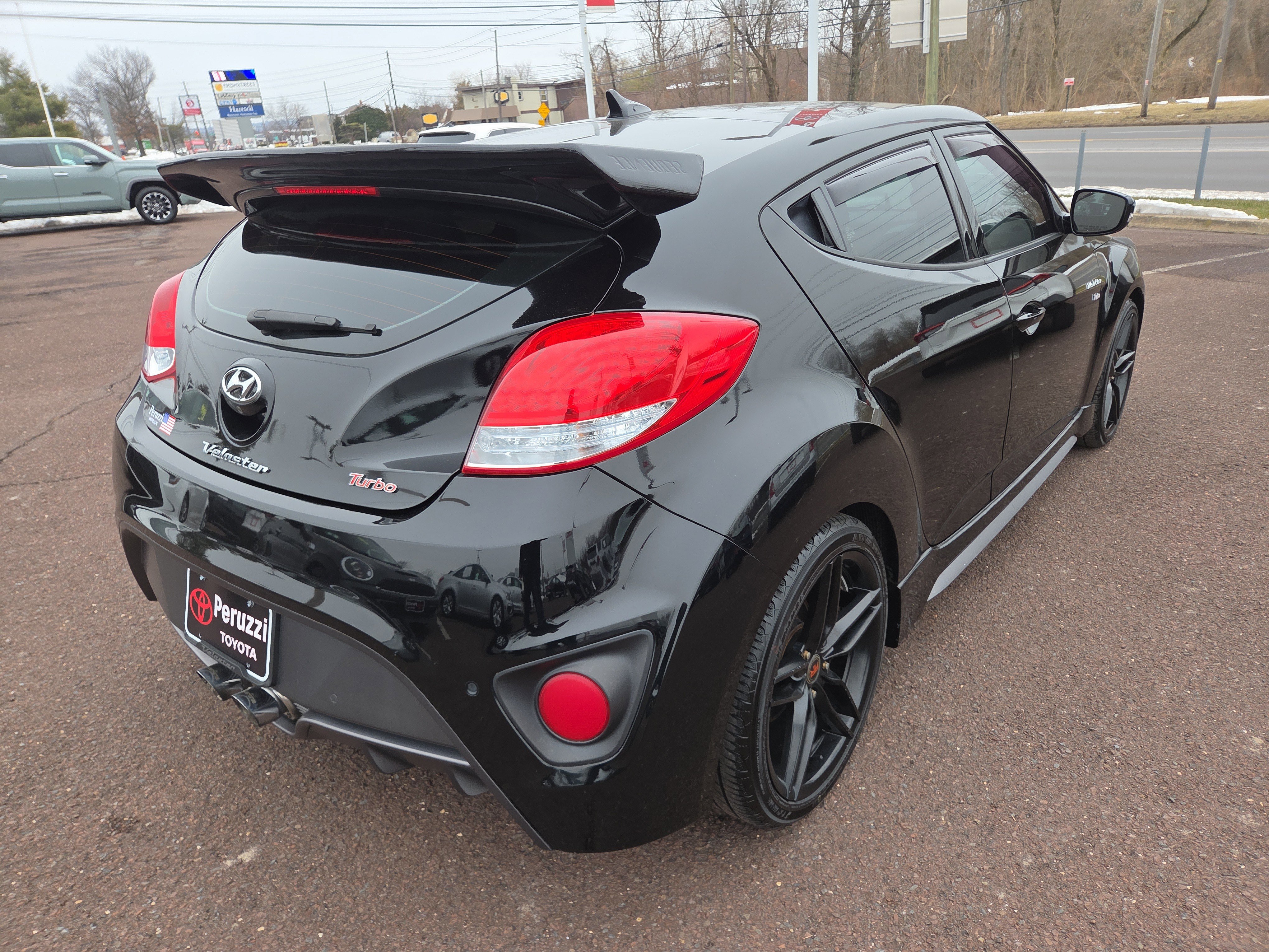 Used 2014 Hyundai Veloster Turbo w/ Turbo Technology Package 04 image 3