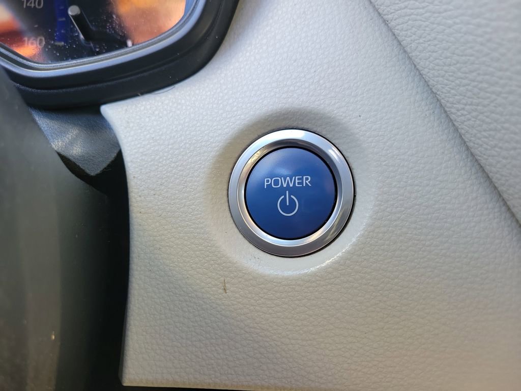 Used 2020 Toyota Corolla LE image 18