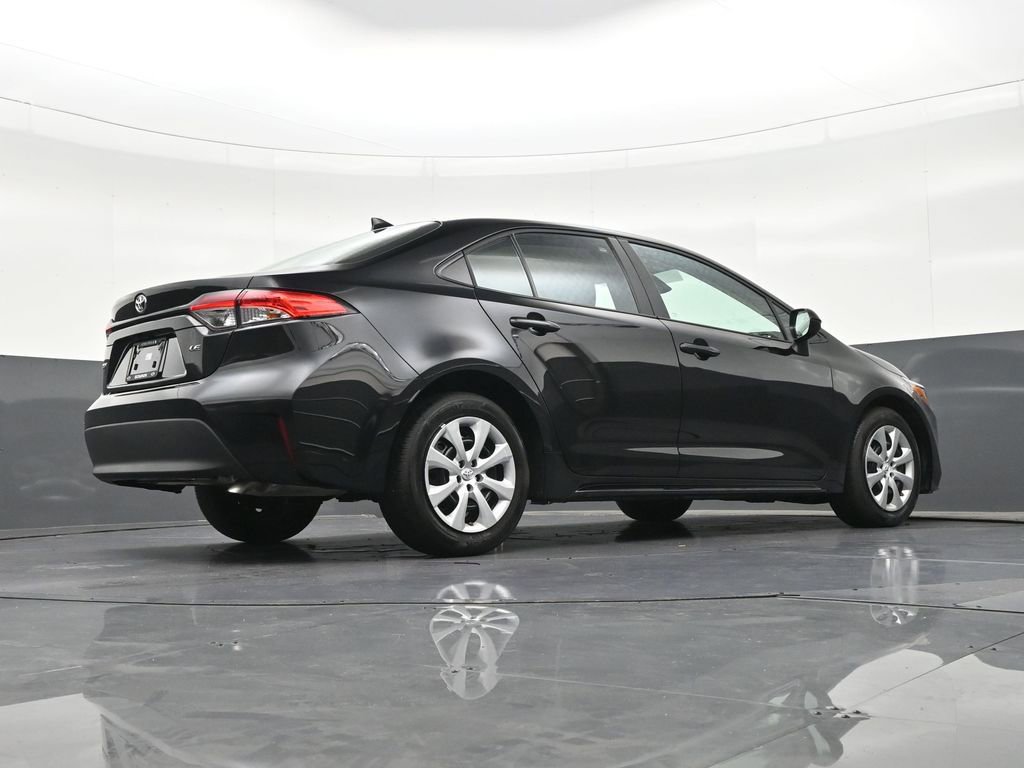 Used 2025 Toyota Corolla LE w/ Convenience Package FWD image 30