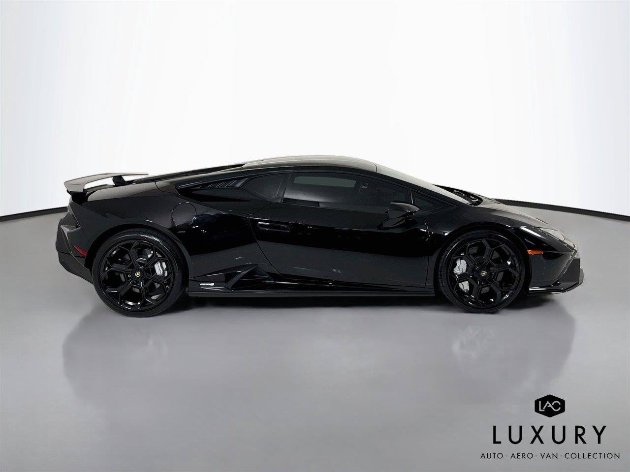 Used 2023 Lamborghini Huracan Tecnica RWD image 5