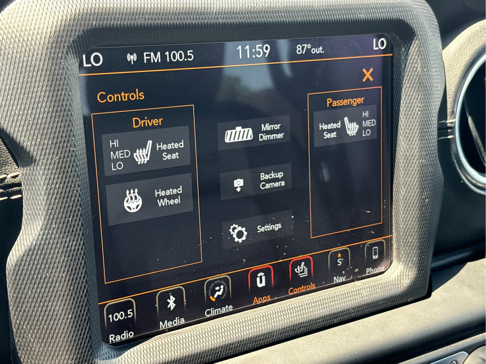 Used 2018 Jeep Wrangler Unlimited Sahara AWD/4WD image 18