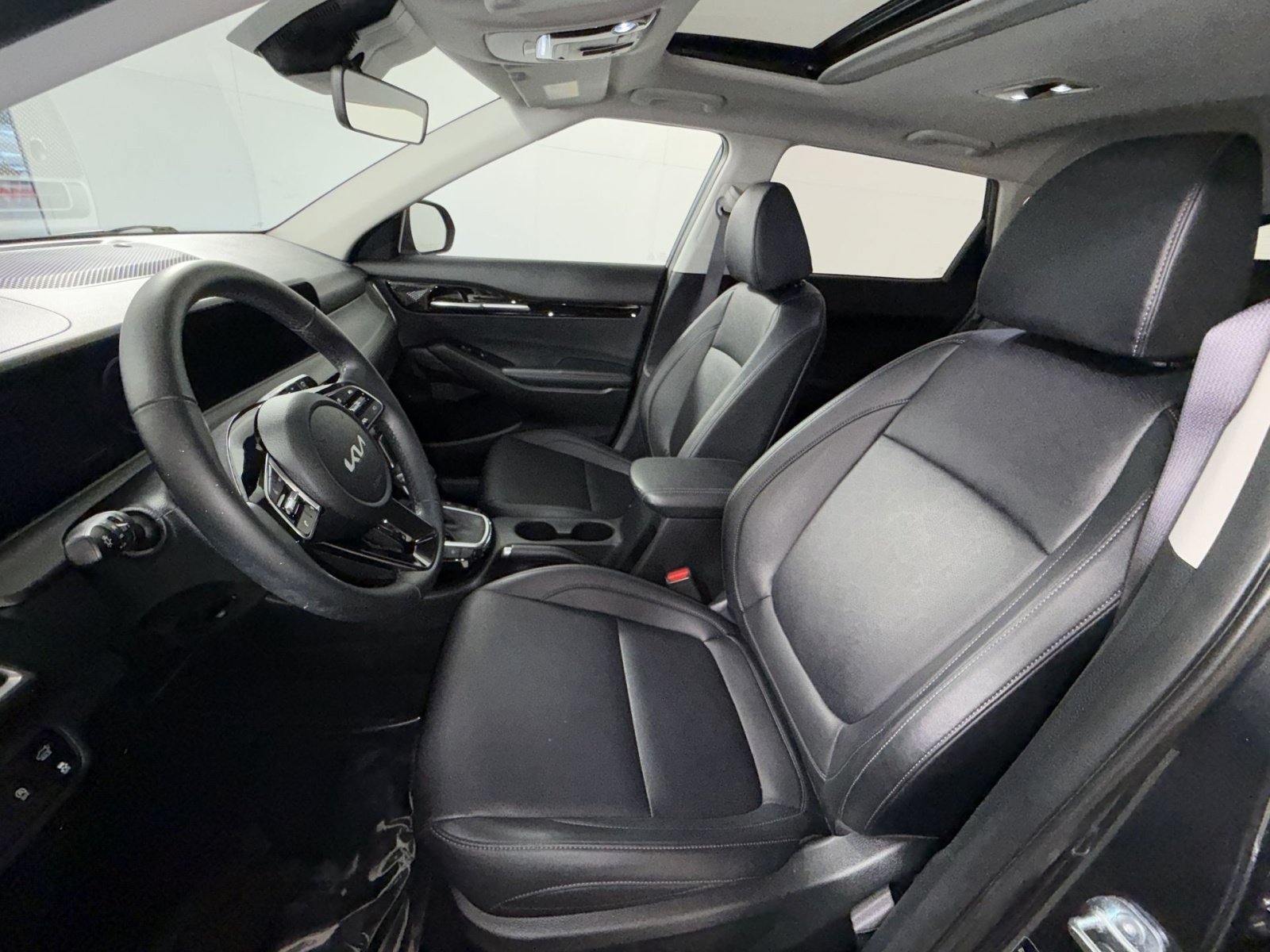 Used 2025 Kia Seltos EX w/ EX Sunroof Package AWD/4WD image 10