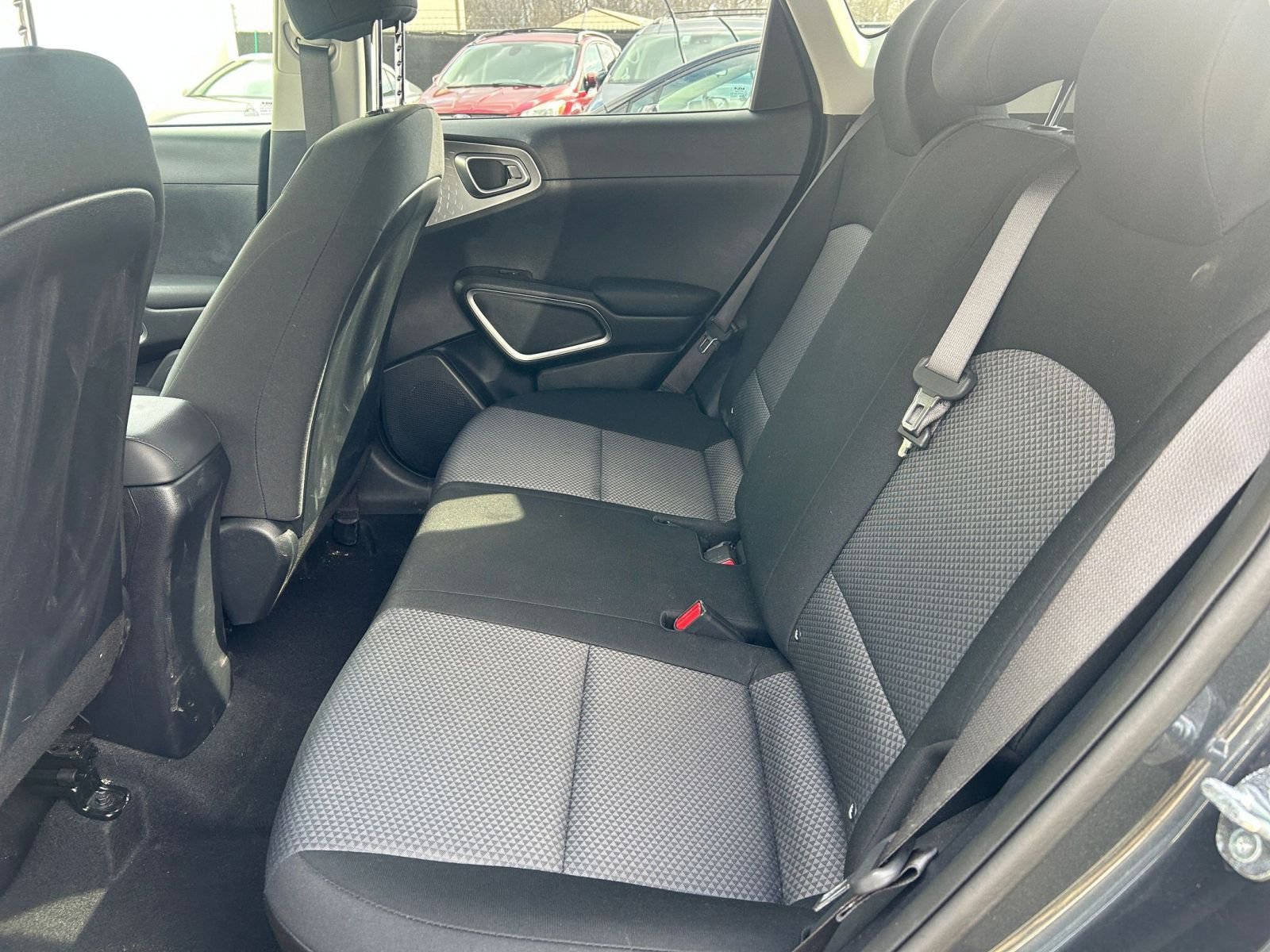 Used 2025 Kia Soul LX w/ LX Technology Package image 24