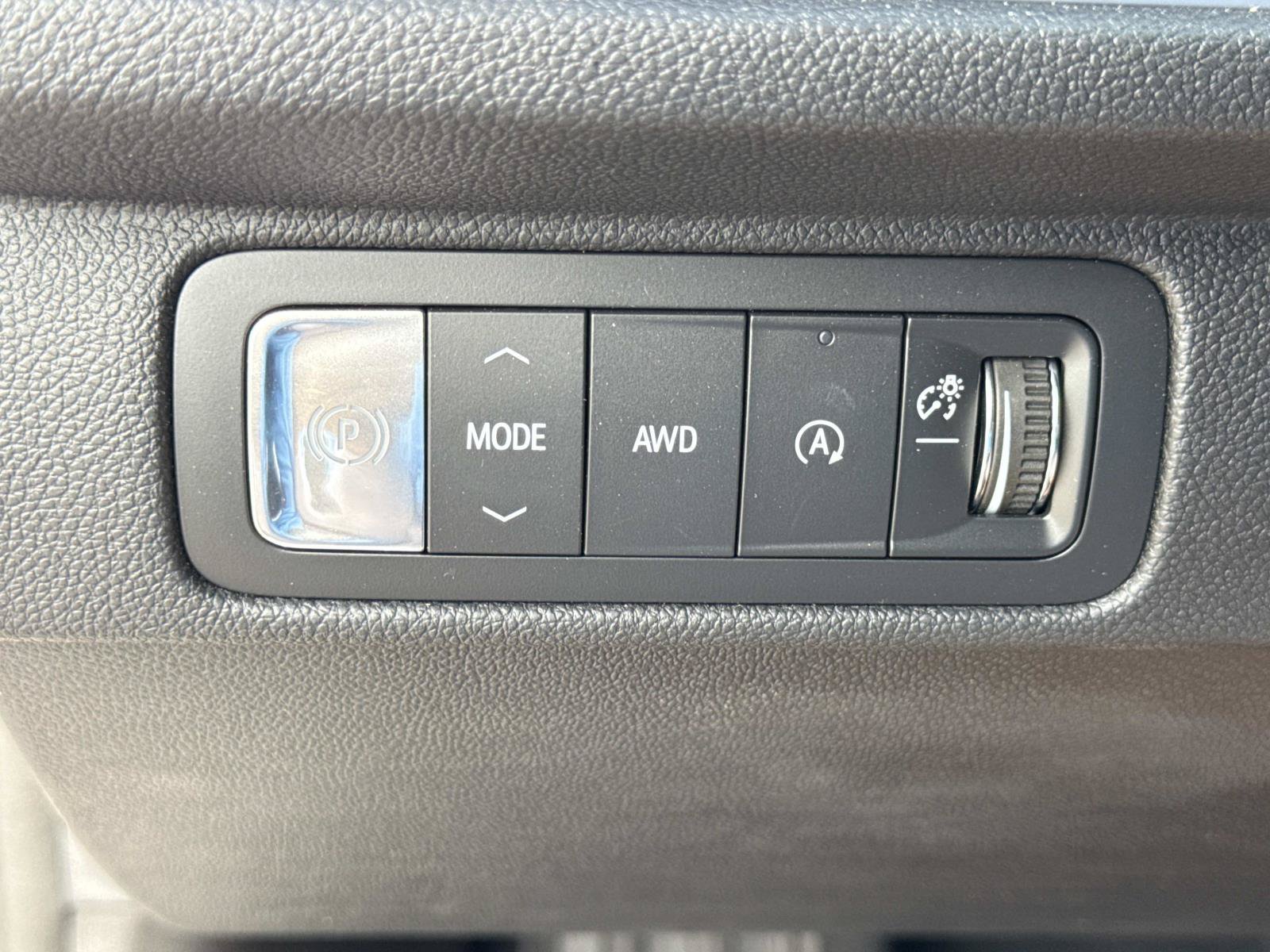 Used 2026 Chevrolet Traverse Z71 w/ Enhanced Driving Package AWD/4WD image 30