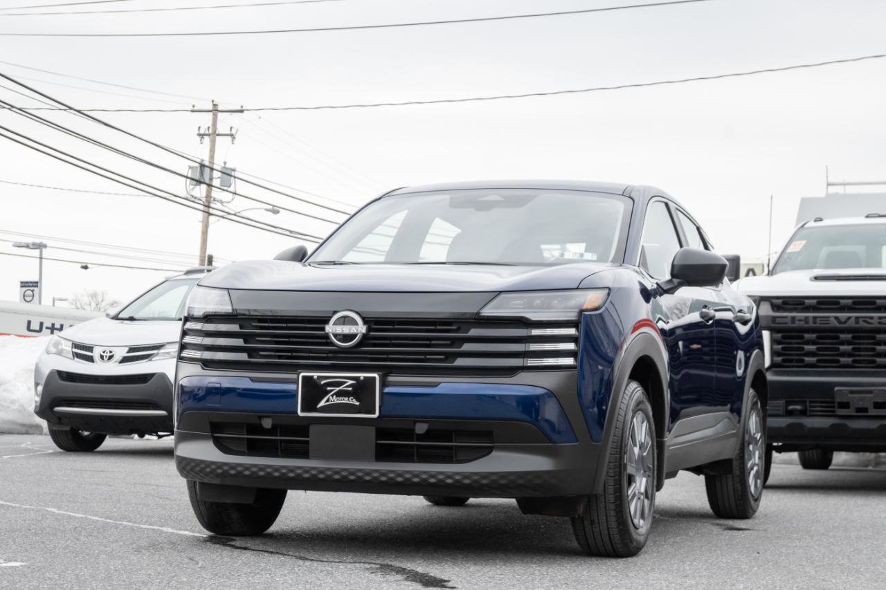 Used 2025 Nissan Kicks S w/ Charging Package FWD image 6