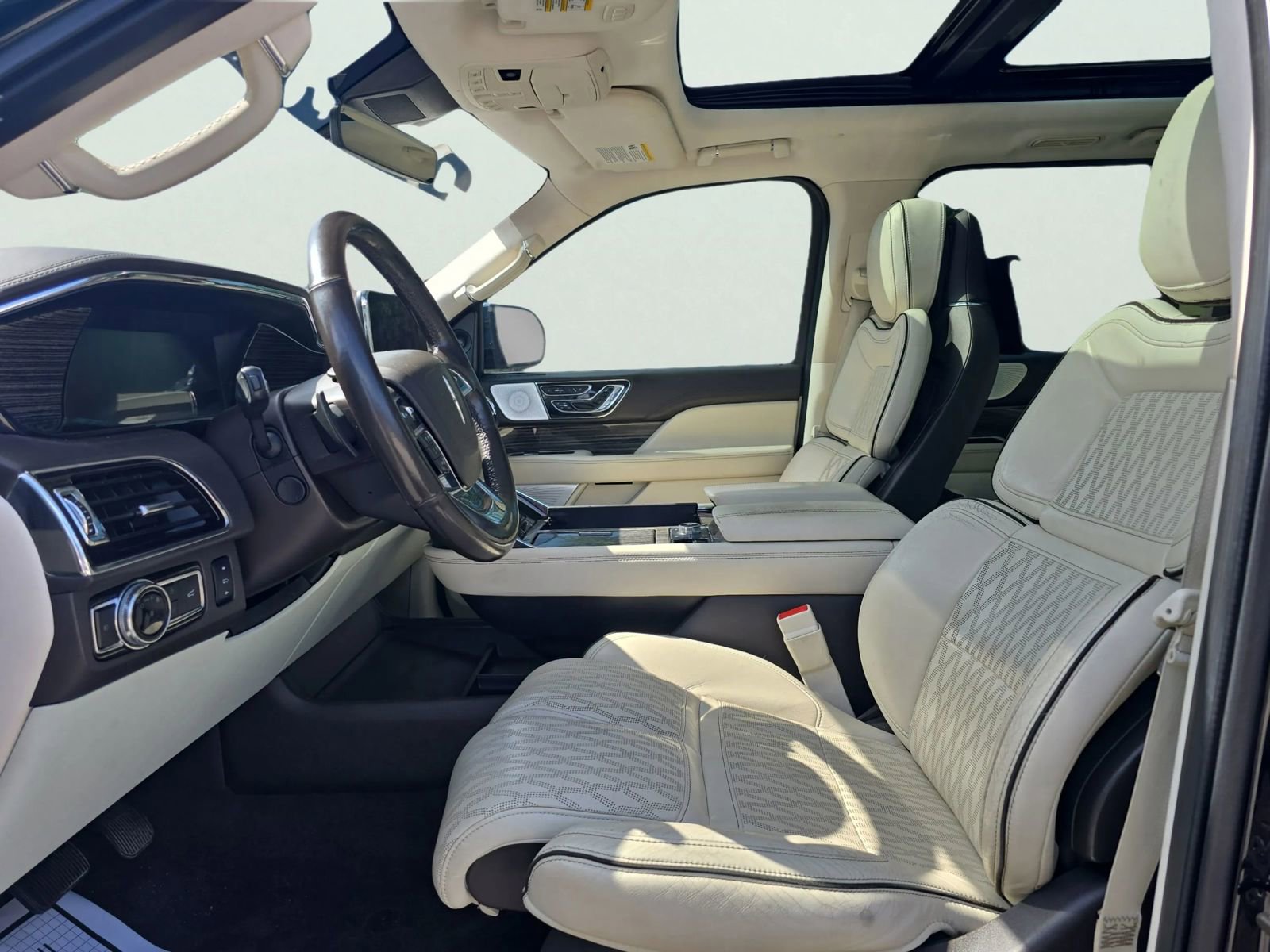 Used 2018 Lincoln Navigator Black Label w/ Cargo Package AWD/4WD image 12