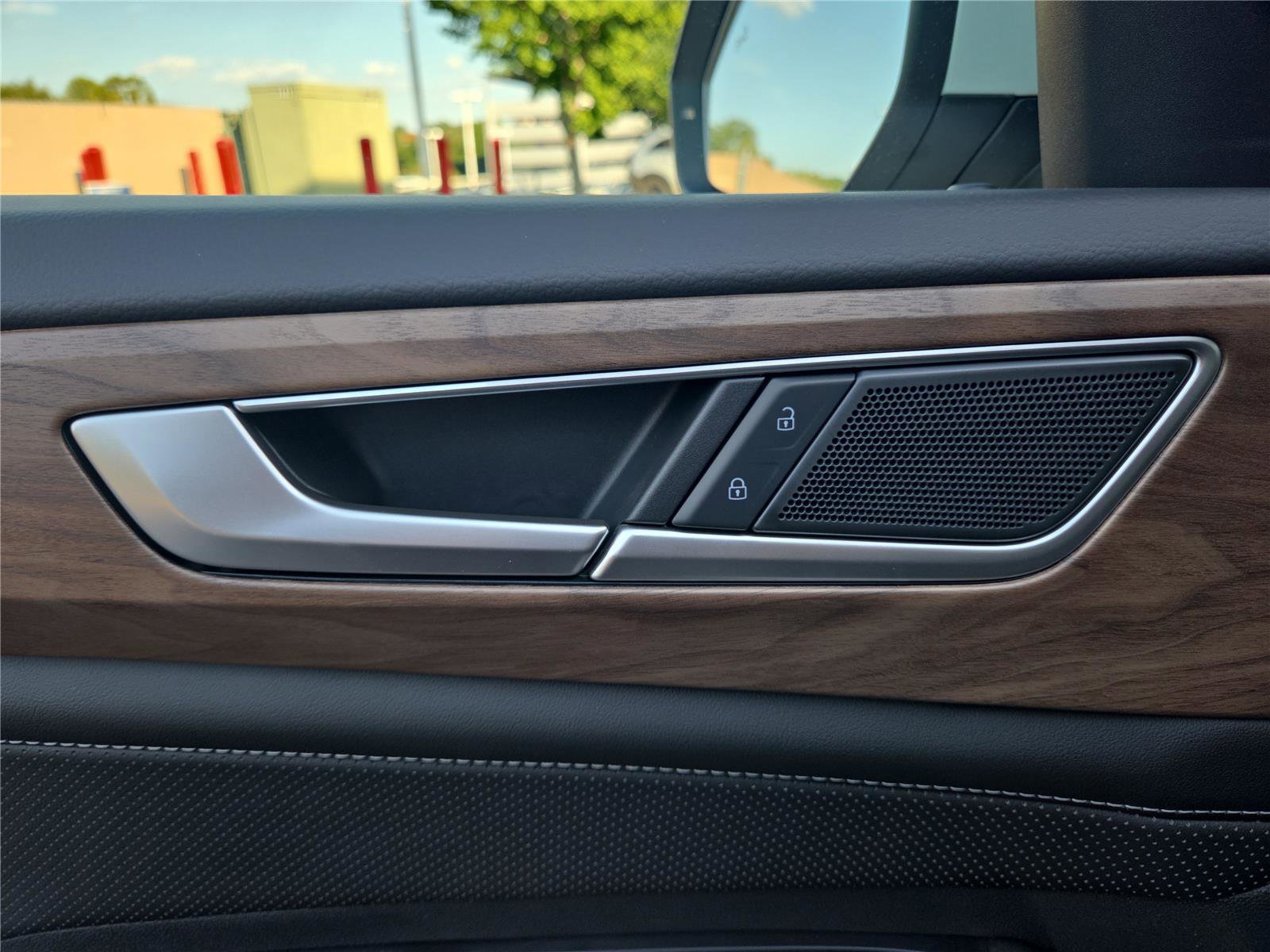 New 2026 Volkswagen Atlas SE image 12