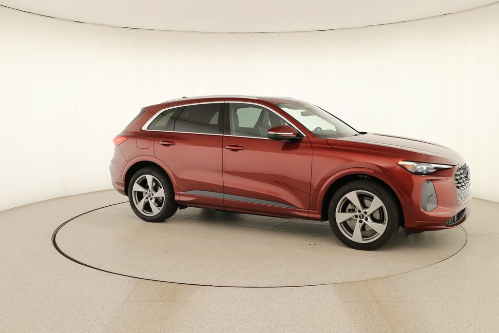 Certified 2025 Audi Q5 Prestige AWD/4WD image 9