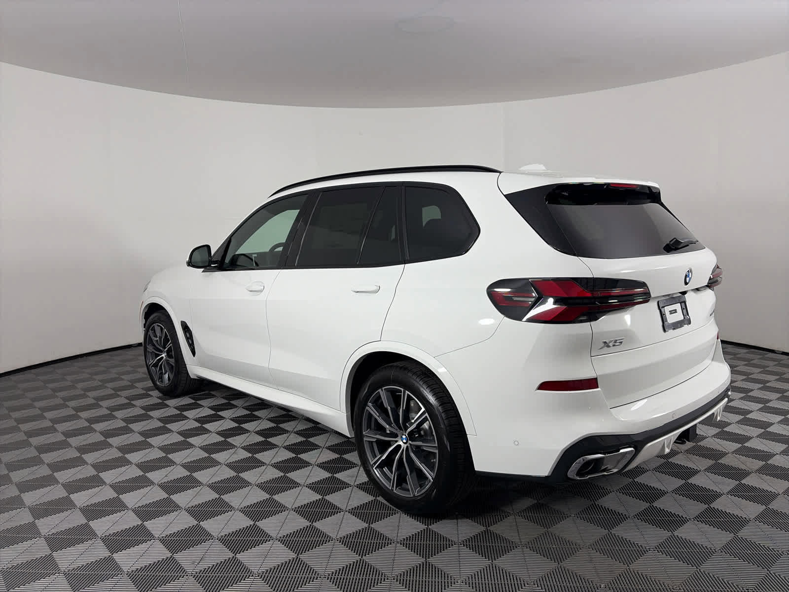 New 2026 BMW X5 sDrive40i w/ M Sport Package image 10