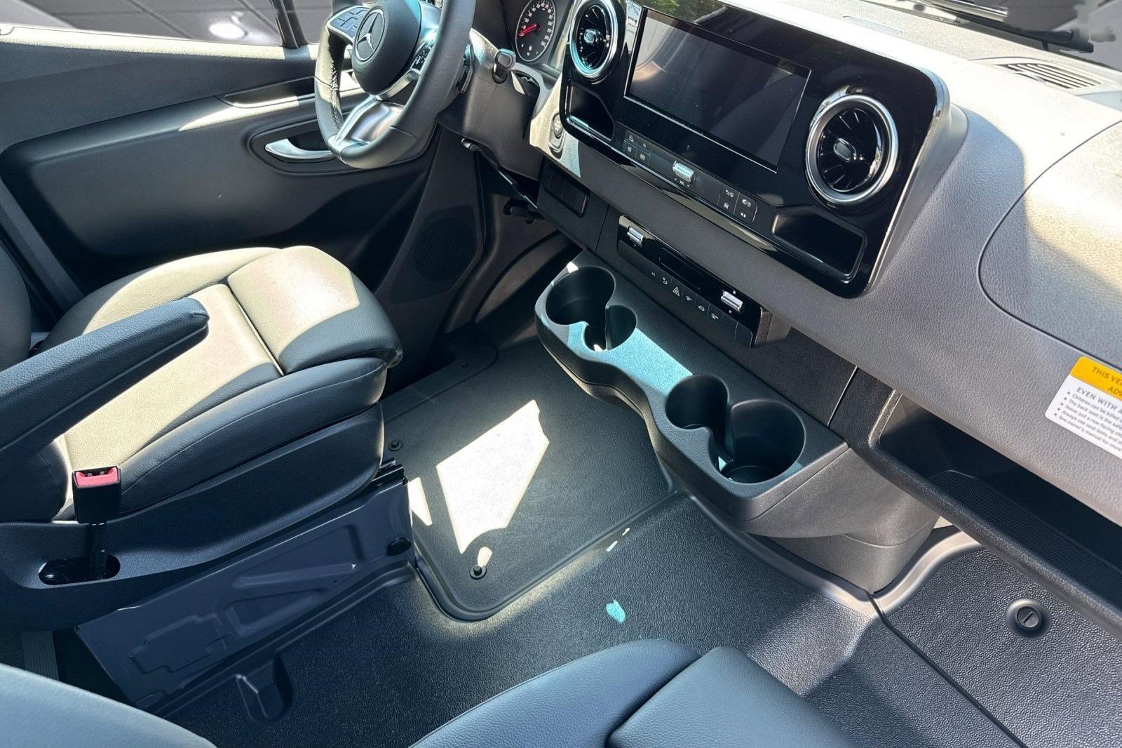 New 2025 Mercedes-Benz Sprinter 2500 image 25