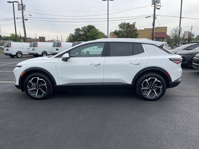 New 2026 Chevrolet Equinox EV LT image 4