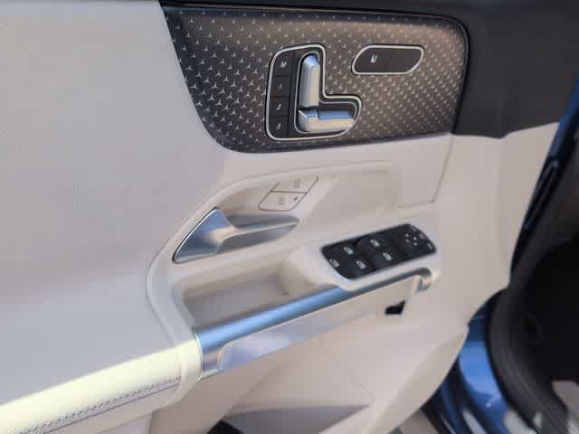 New 2026 Mercedes-Benz GLB 250 4MATIC image 18