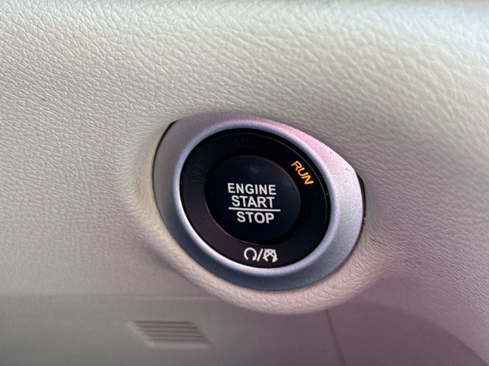 Used 2019 Chrysler Pacifica Touring Plus w/ Advanced Safetytec Group FWD image 35