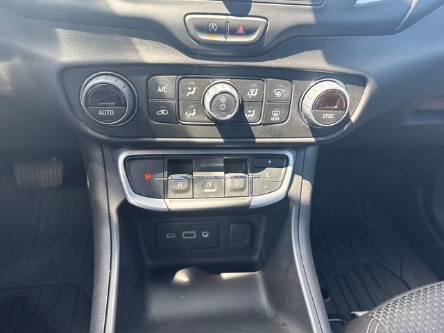 Used 2024 GMC Terrain SLE w/ Driver Convenience Package AWD/4WD image 21