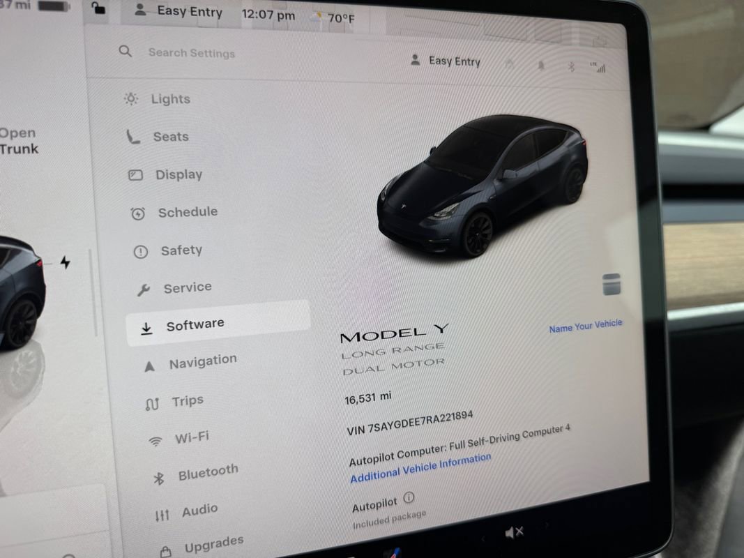 Used 2024 Tesla Model Y Long Range image 36