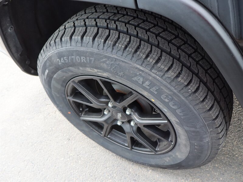 Used 2019 Jeep Grand Cherokee Laredo AWD/4WD image 7