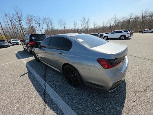 Used 2020 BMW 750i xDrive w/ Executive Package AWD/4WD image 2