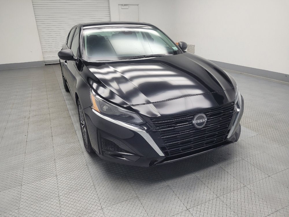 Used 2024 Nissan Altima 2.5 SV image 14
