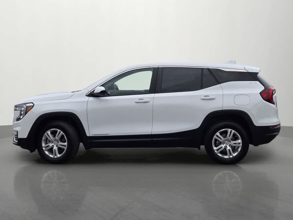 Used 2024 GMC Terrain SLE AWD/4WD image 3