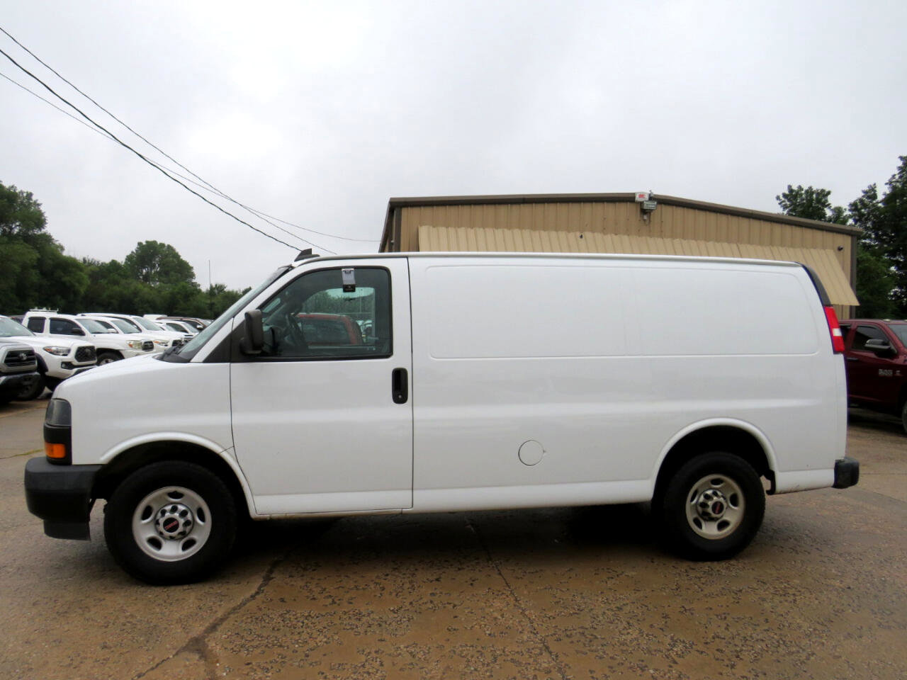 Used 2019 GMC Savana 2500 w/ Driver Convenience Package image 16