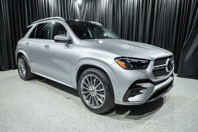 New 2026 Mercedes-Benz GLE 450e 4MATIC image 3
