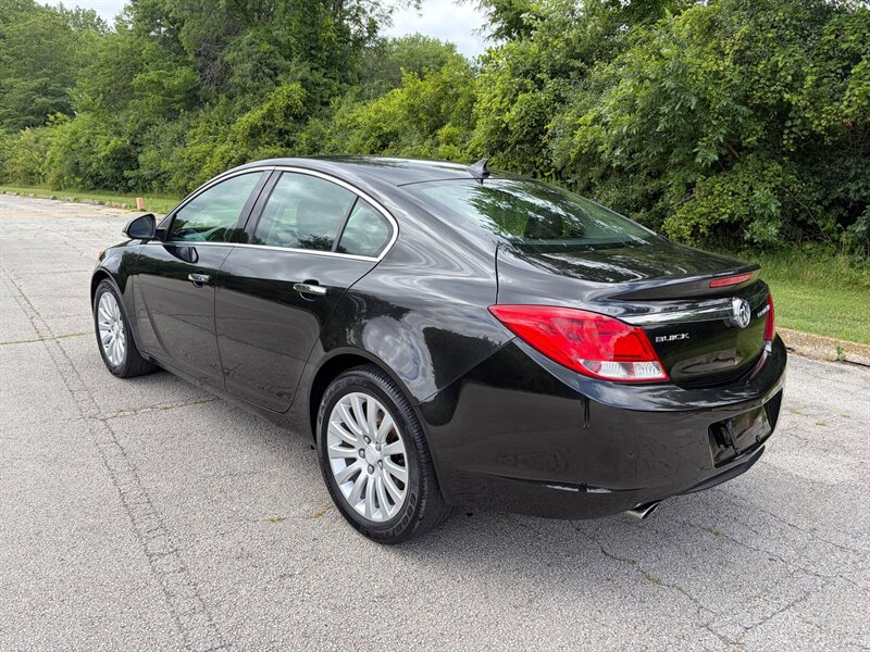 Used 2013 Buick Regal Premium FWD image 3
